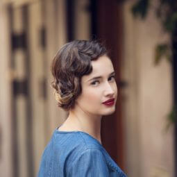 How to create '20s-inspired flapper hair front final look